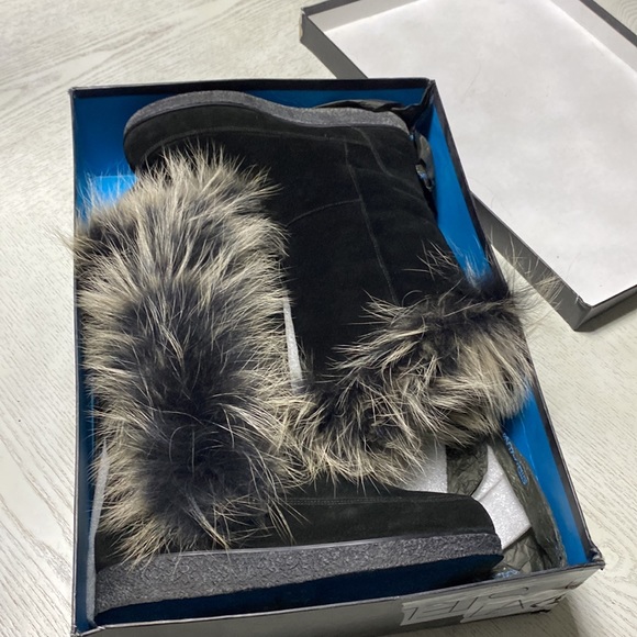 Real Fur Calf Winter Boots/Size 8 - Picture 14 of 14